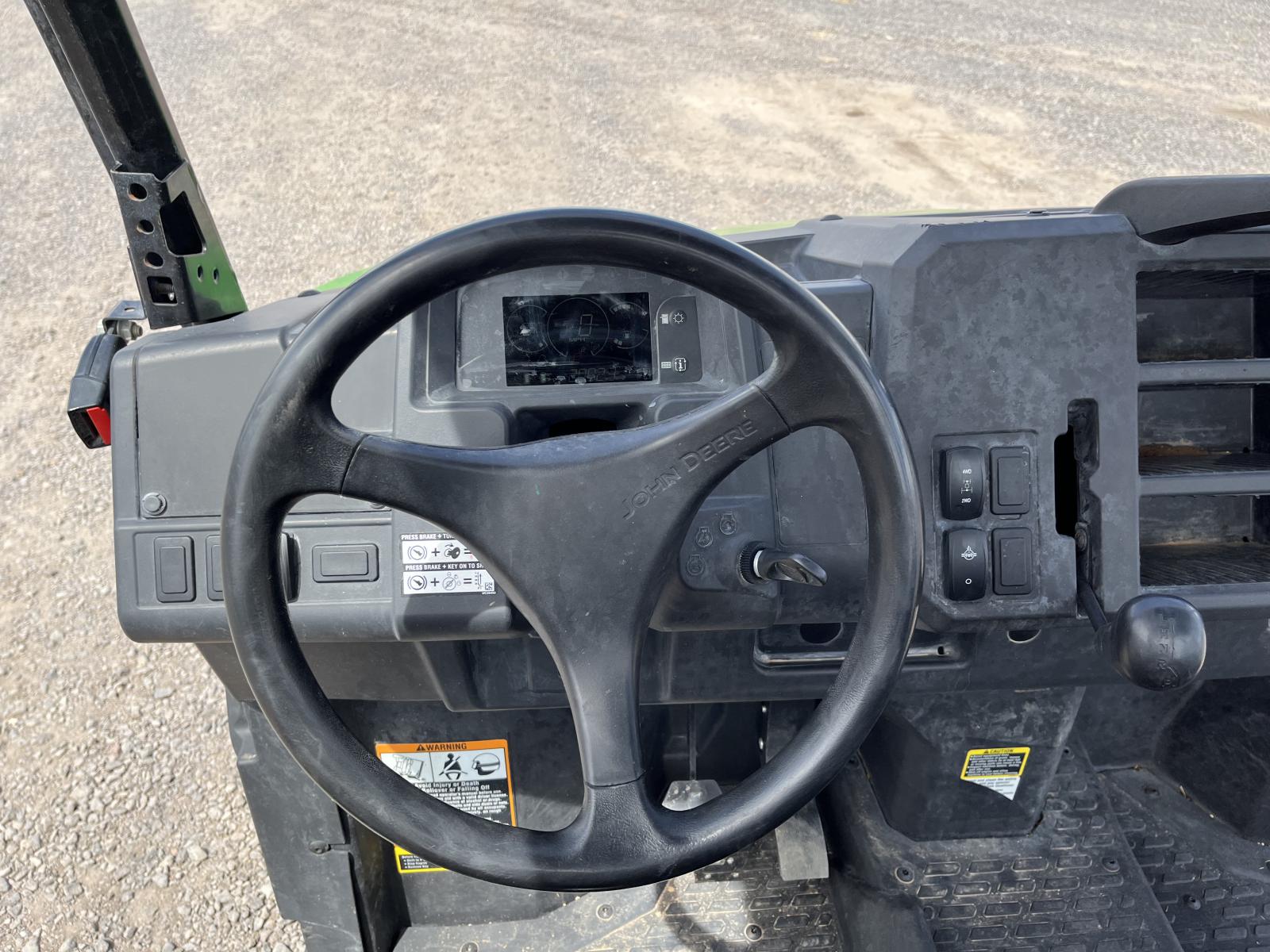 ./imagenes/INVOICE/2019/18252/JOHN DEERE XUV835E (8).JPG